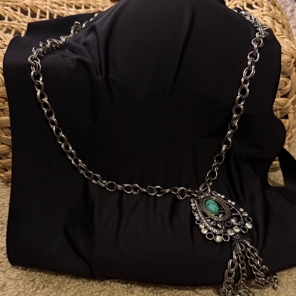 Elegant Silver and Turquoise Necklace